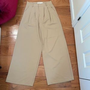 Wide leg pants size 6